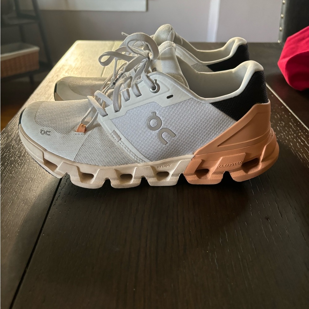 Women’s size 7.5 on clouds